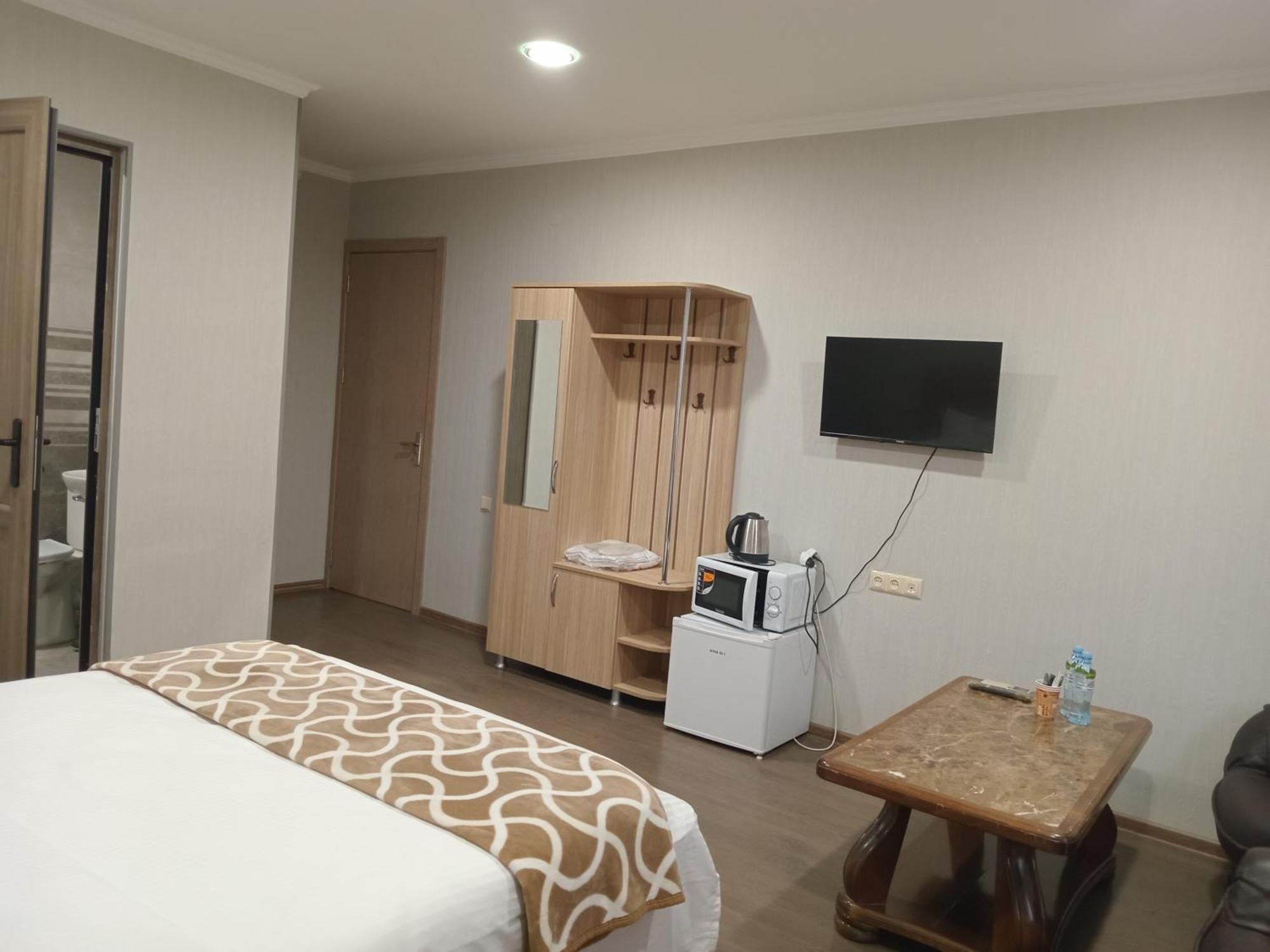 Apart Hotel Georgia Gold Тбилиси Екстериор снимка