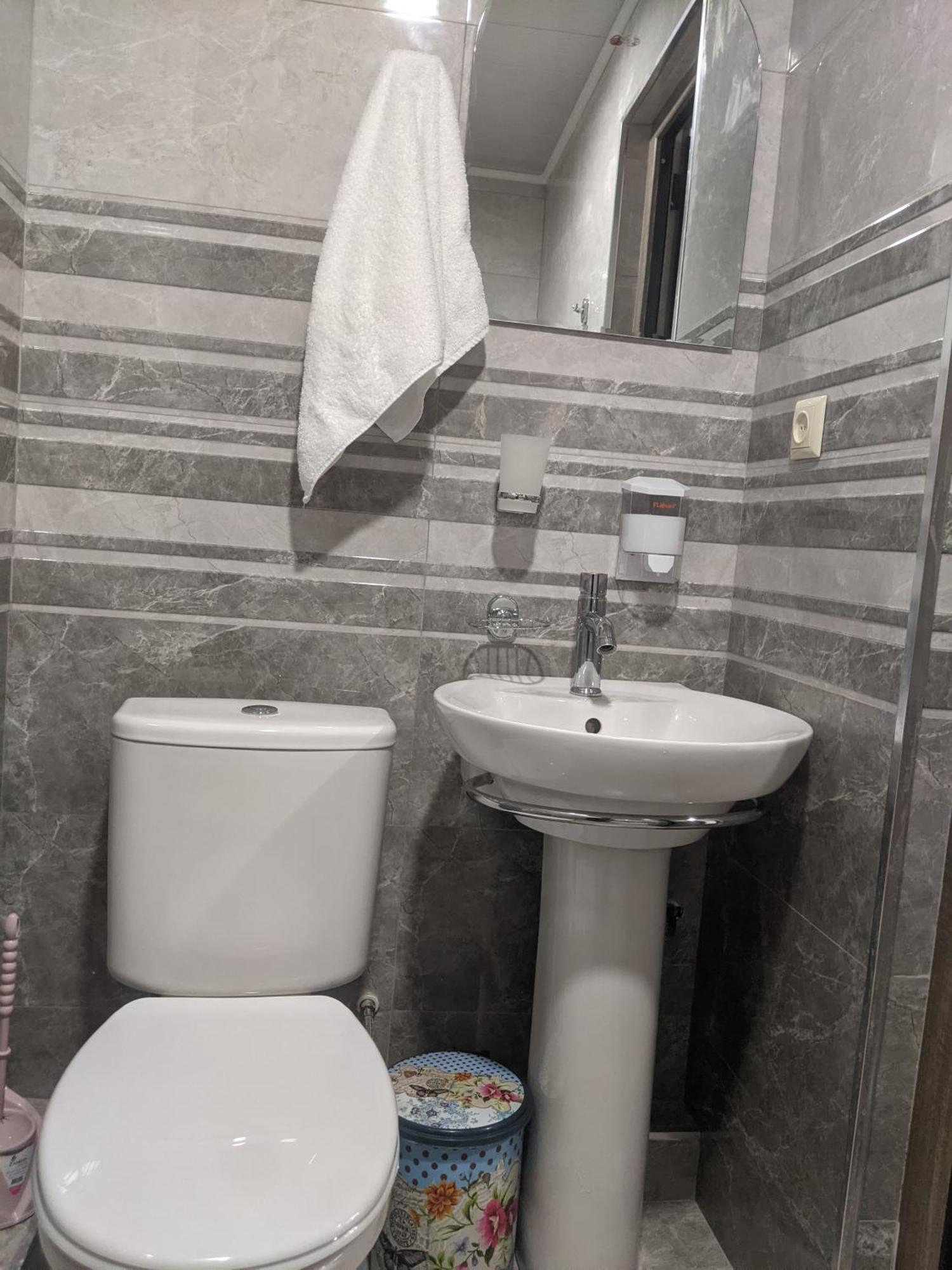 Apart Hotel Georgia Gold Тбилиси Екстериор снимка