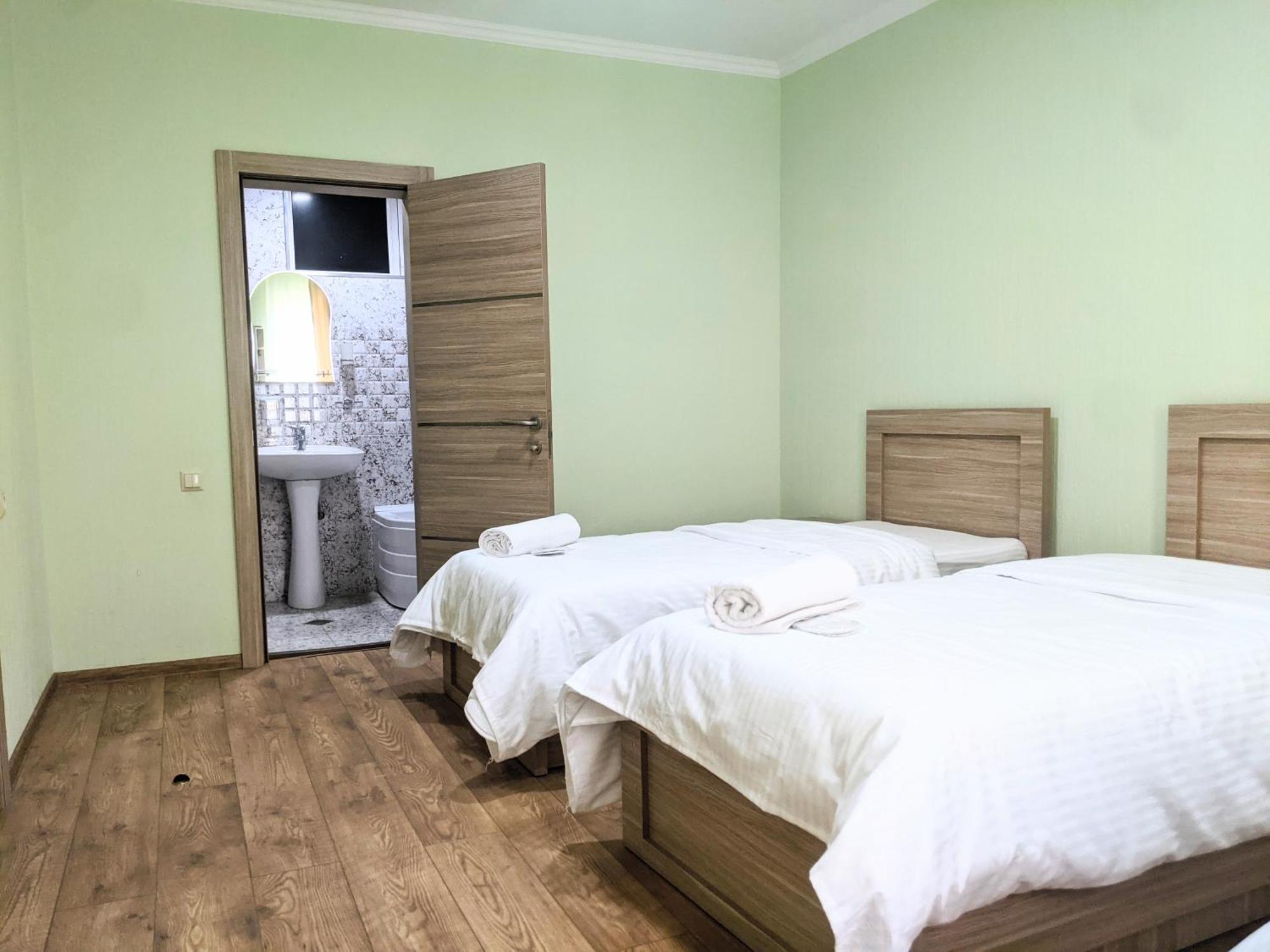 Apart Hotel Georgia Gold Тбилиси Екстериор снимка