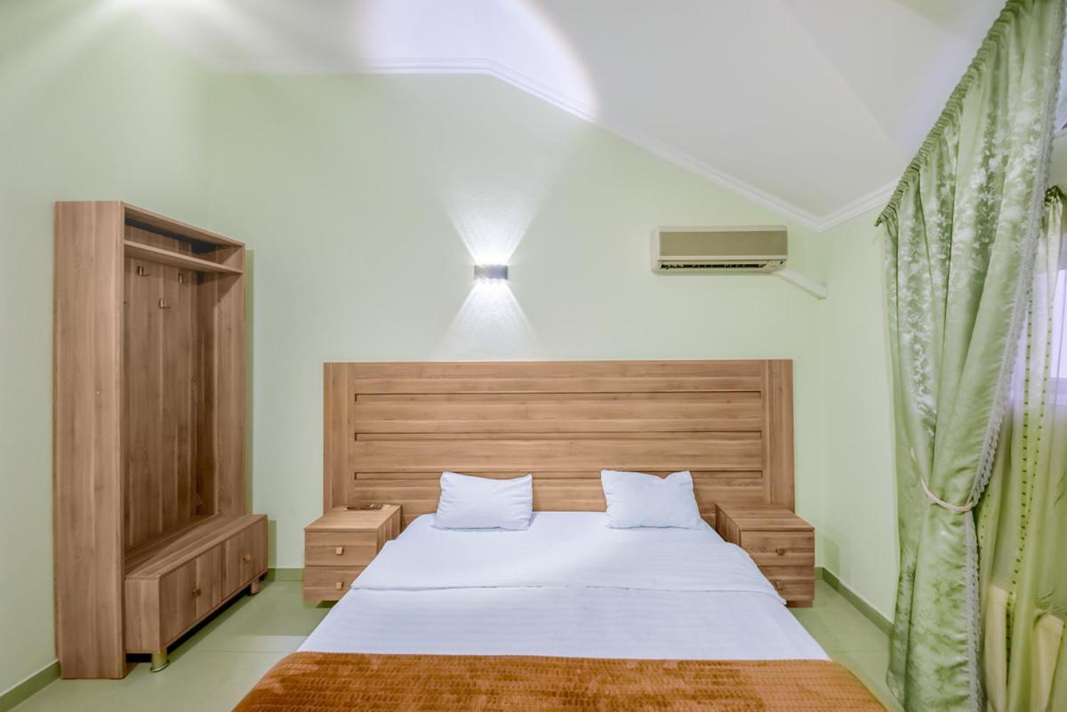 Apart Hotel Georgia Gold Тбилиси Екстериор снимка