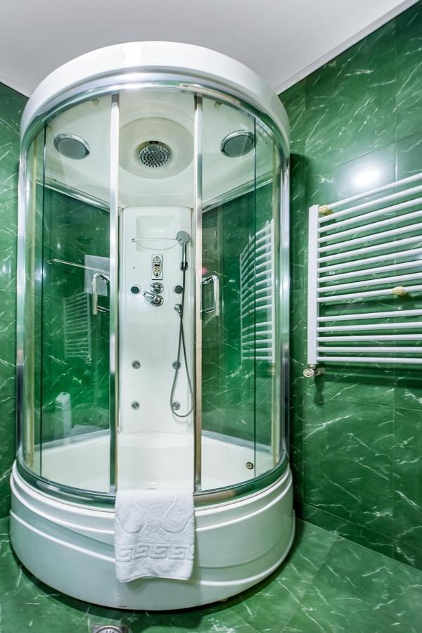 Apart Hotel Georgia Gold Тбилиси Екстериор снимка